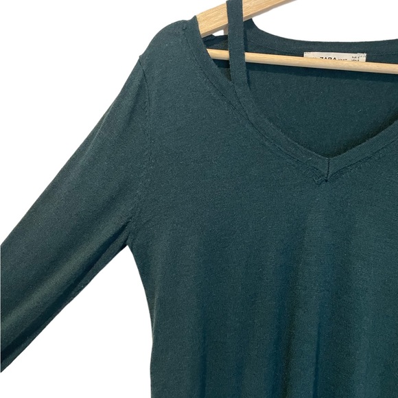 Emerald Green Zara Knit V-neck Sweater with Shoulder Cut Outs Size Small - Picture 2 of 8